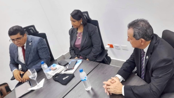 Dio Astacio presenta obra: “Conviértete en un Gerente Exitoso”